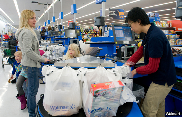 20110401-walmart-cashier