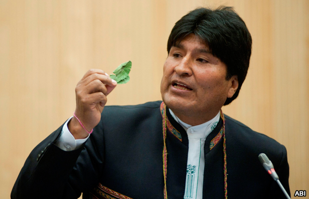 20120321-evo-morales-hoja-de-coca