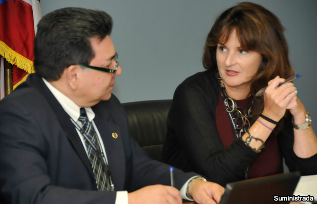 20140915-juan-alicea-flores-y-lisa-donahue