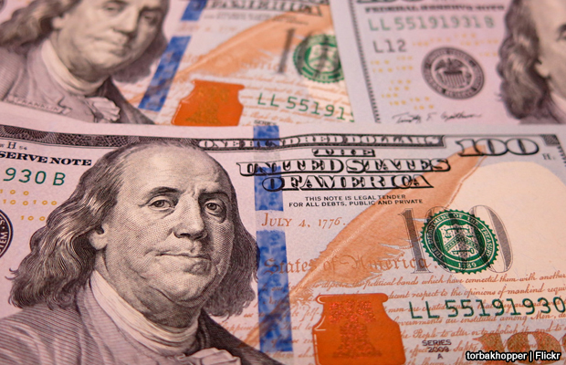 20140228-hundred-dollar-bills