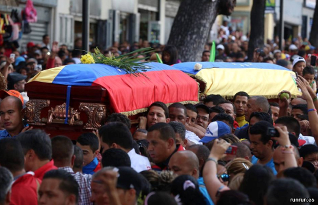 20141013-entierro-robert-serra