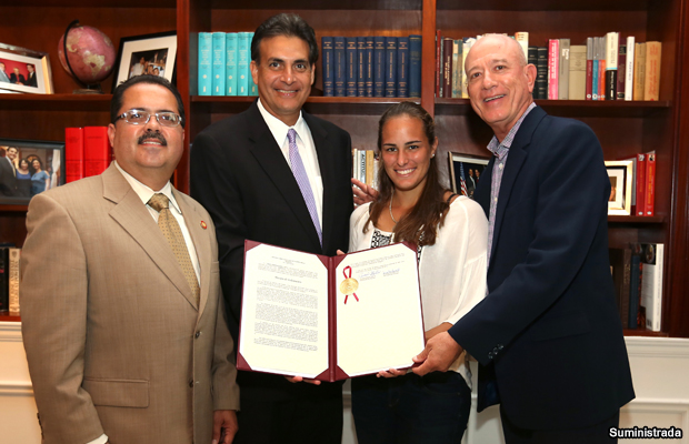 20141104-senado-monica-puig