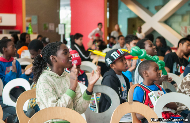 20141122-children-clappin