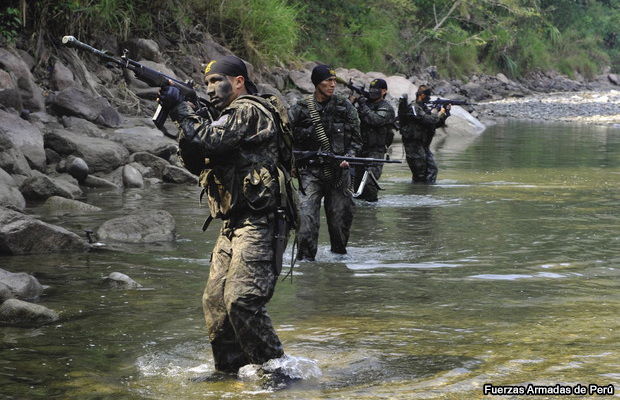 20150306-comandos-peru