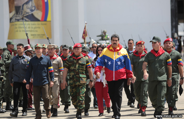 20150314-nicolas-maduro-militares