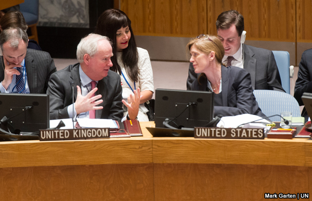 20150323-mark-lyall-grant-y-samantha-power