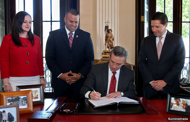 20150325-carmen-villa-prados-ramon-lis-cruz-burgos-angel-rodriguez-otero-y-agp