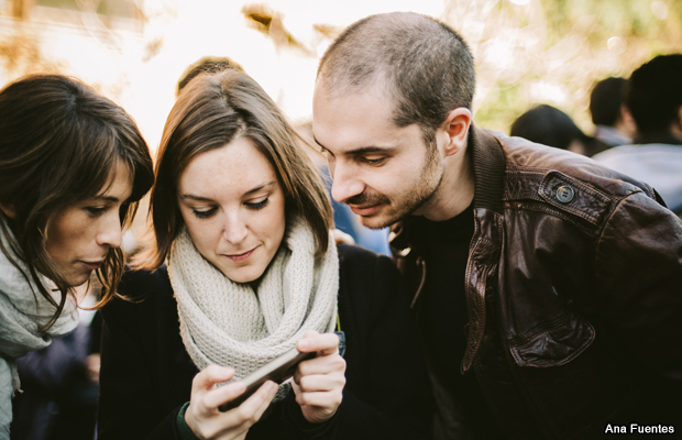 20150104-group-picture-smartphone