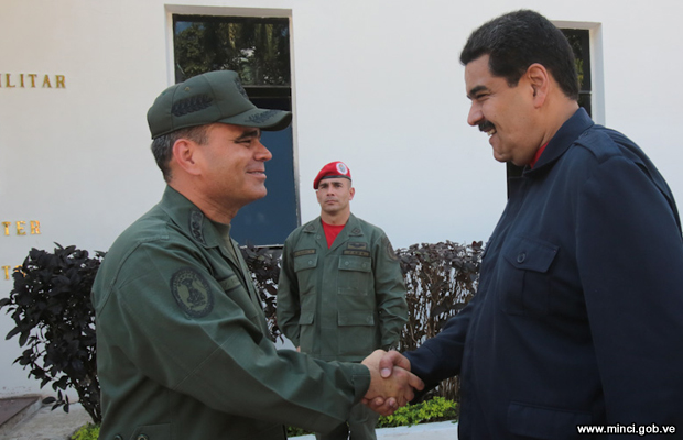 20151212-vladimir[padrino-y-nicolas-maduro