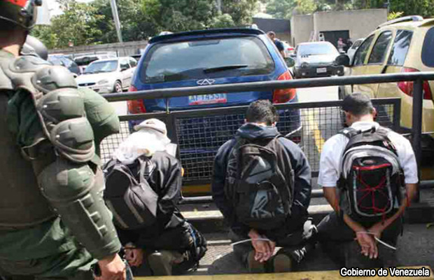 20140515-arrestos-estdiantes-venezuela
