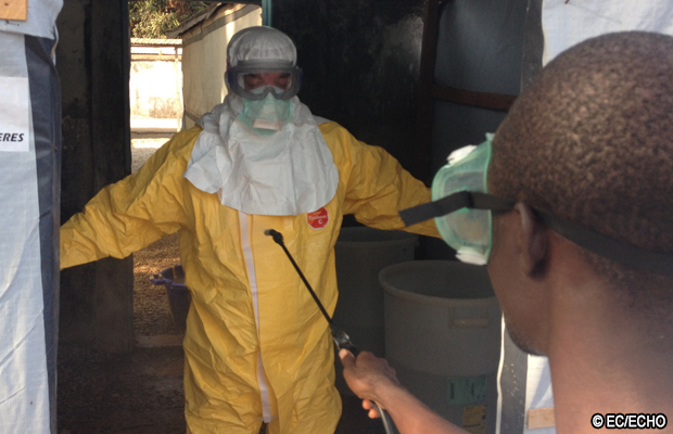 20140405-ebola-guinea02