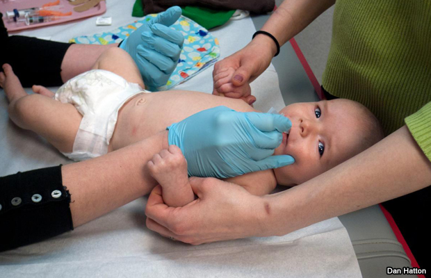 20110509-baby-oral-vaccine