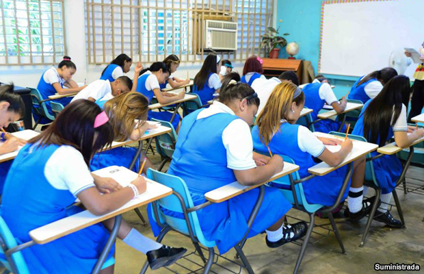 20150223-estudiantes-prueba-examen