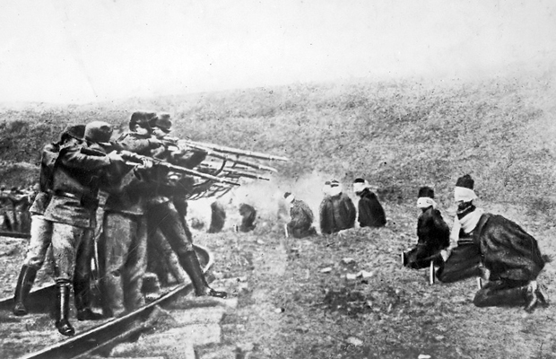 1917-astriacos-ejecutando-serbios