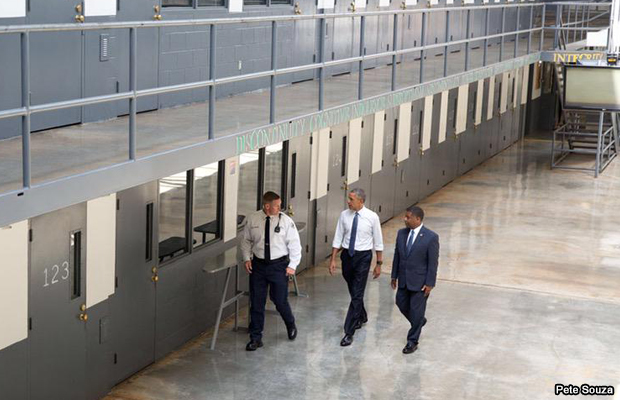 20150716-barack-obama-federal-prison