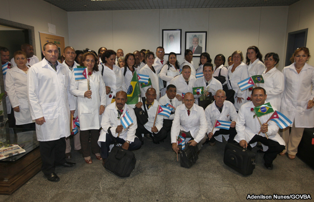 20130825-medicos-cubanos-brasil